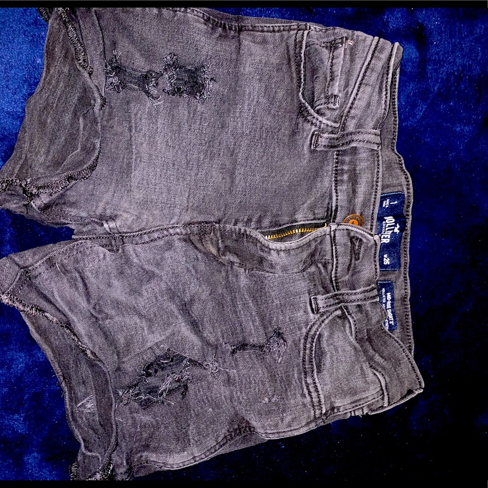 Black Hollister shorts